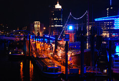Blaue Nacht am Hafen