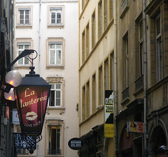 Lyon (69) 27 juin 2012. Rue Lanterne... et boutique coquine!!!