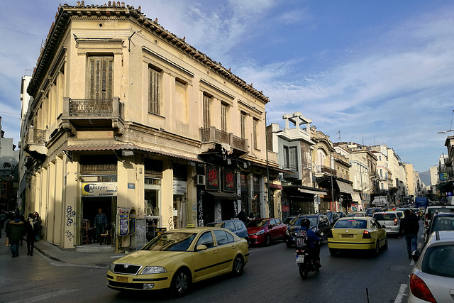Athens 2020 – Ermou at the corner of Karaiskaki