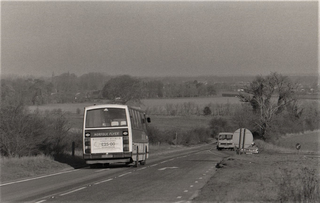 Ambassador Travel LT899 (EAH 889Y) on the A11 between Red Lodge and Barton Mills - 27 Jan 1985 (7-34)
