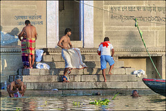 Salle de bain à ciel ouvert à Varanasi