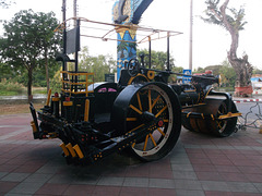 Tracteur artistique à saveur thaïlandaise / Artistic thai tractor (2)