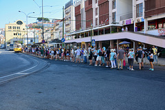 Lisbon 2018 – People queueing for line 28