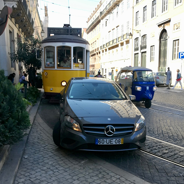 Lisbon 2018 – Mercedes blocks line 28