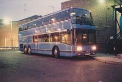 Central Coachways (West Midlands Travel) E906 TOJ in London – 9 March 1991 (137-9)