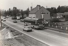 Percivals Coaches 80 (LWL 744W) at Barton Mills - 28 Apr 1985