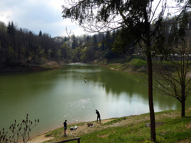 a pesca sul lago