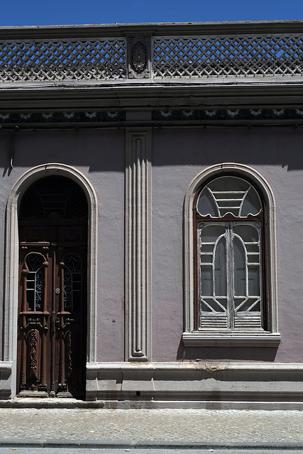 Vila Real de Santo António, Arched door and window