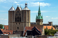 Über den Dächern von Braunschweig: Dom und Rathaus