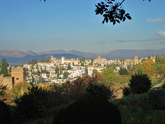 A view to the Tower of the Peaks and Albaicín.