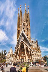 H.F.F.  - with Basílica de la Sagrada Família (Barcelona)