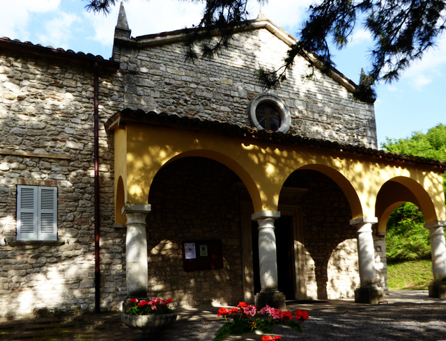 Santuario di S. Maria in Val d'Abisso (3 x PiP)