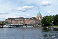 Landtag Brandenburg und Nikolaikirche