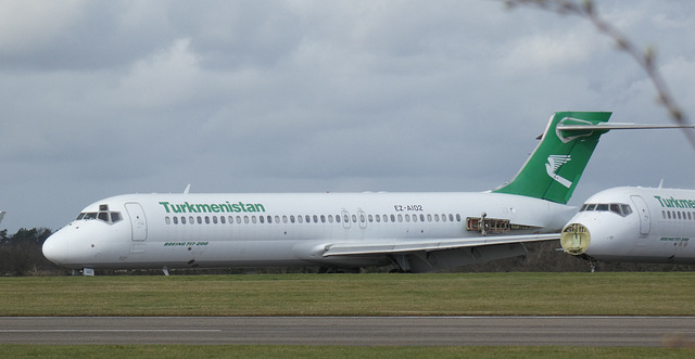 Boeing 717-22K EZ-A102 (ex-Turkmenistan Airlines)