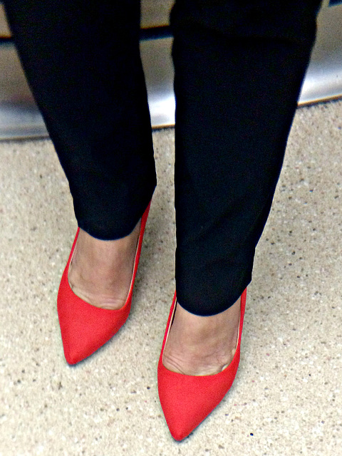 red heels (F)