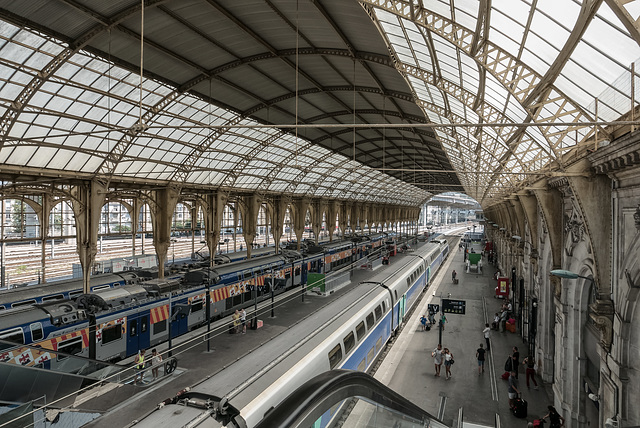 NICE; Gare SNCF; Vue depuis la nouvelle passerelle 06