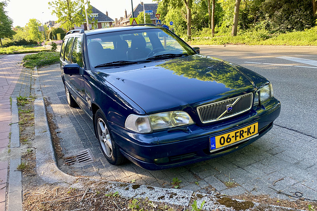 2000 Volvo V70