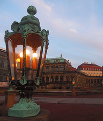 Blick vom Dresdner Zwinger zum Taschenbergpalais