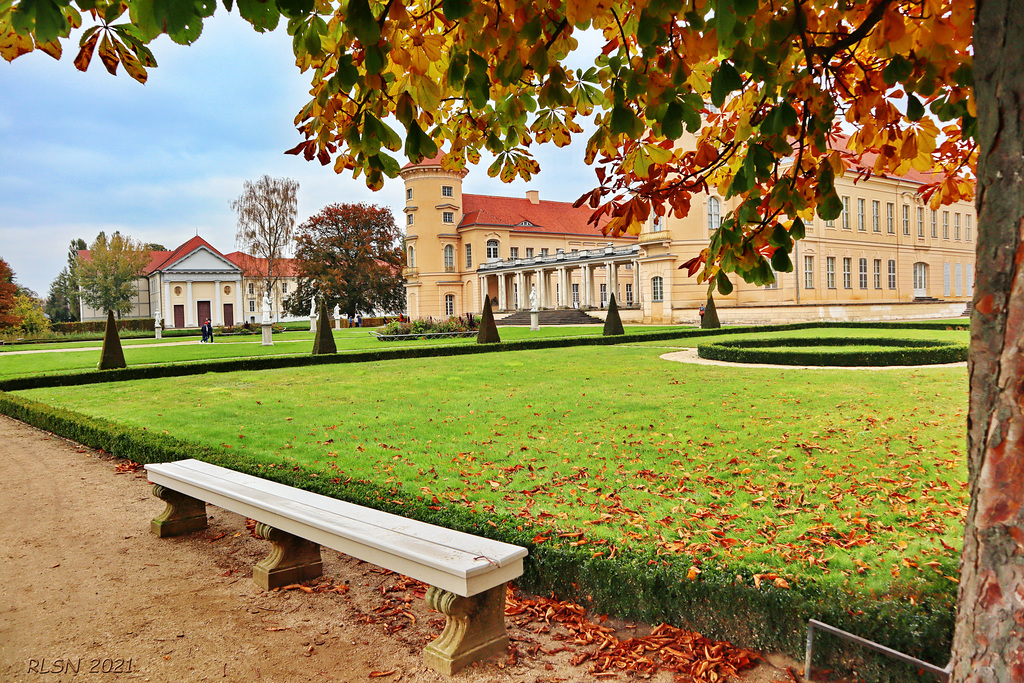 Schloss Rheinsberg Seeseite   ... HBM!