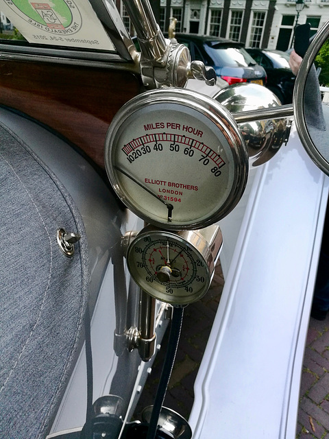 Rolls-Royce speedometer