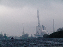 Bumm..! Rückbau des Kraftwerks Moorburg am 24.04.2004