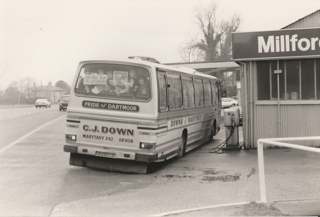 C J Down of Marytavey, Devon 8933 CD at Barton Mills - 24 Mar 1985