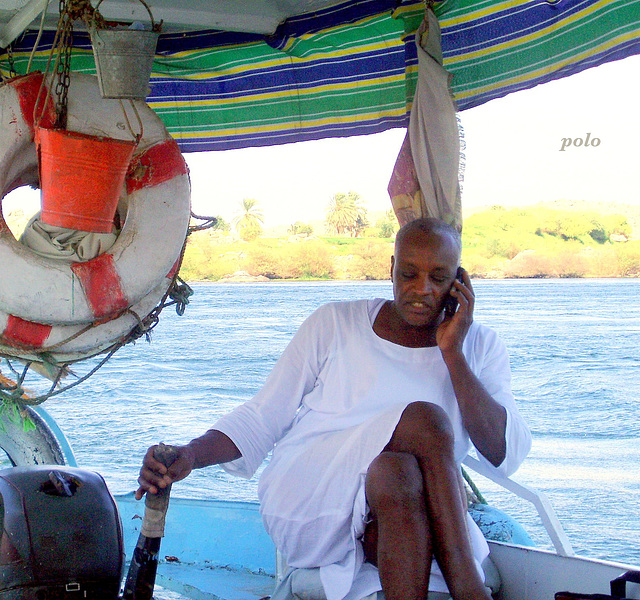 Navegando por el Nilo al poblado Nubio