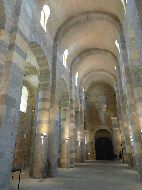 Säulengang in der Abteikirche Payerne