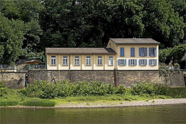 Living riverside the Elbe (5)