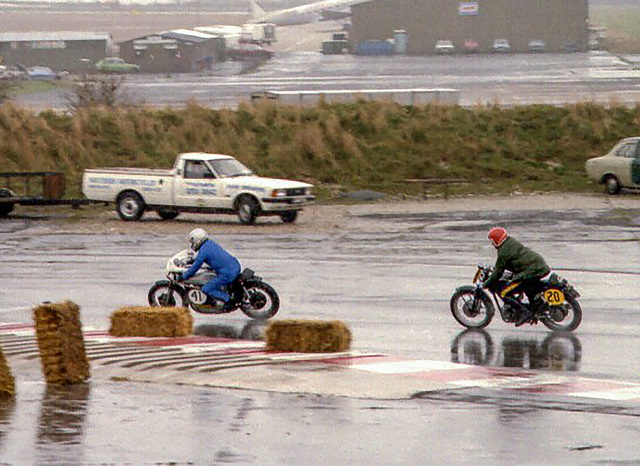 Thruxton 1984 - 6d British bikes racing in the rain