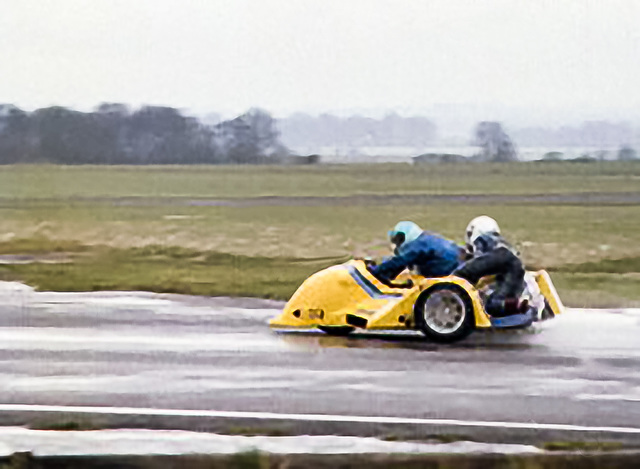 Thruxton 1984 - 8d Sidecar racing in the rain