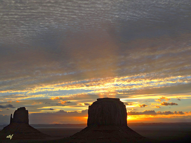 glorious sunrise in Monument Valley