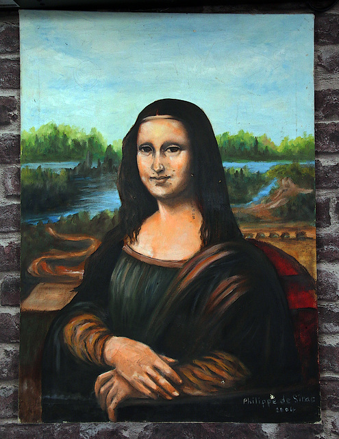 J'ai visité l'expo Léonard et j'ai été horriblement déçu par le portrait original de Mona . Un vrai roublard ce barbouilleur !!!
