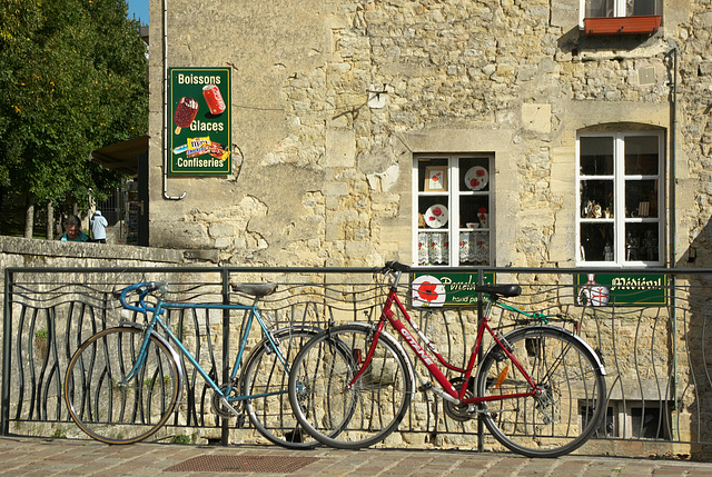 Bikes in Bayeux (Archive 2010)