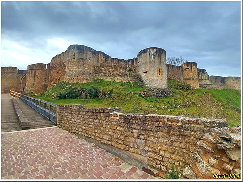 ipernity-threatening-sky-over-william-the-conquerer-s-castle-hff-by-christa1004