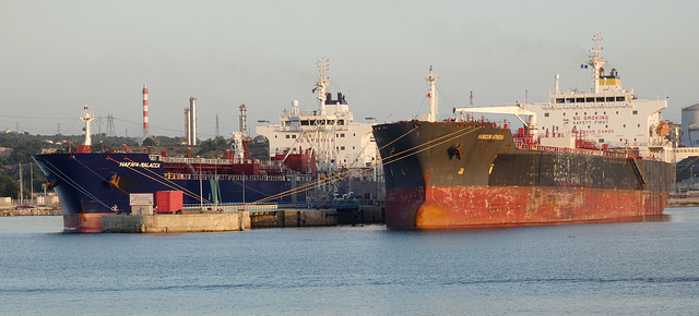 Tankers 'Hafnia Malacca' and 'Horizon Athena' at Lavera