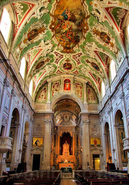 Interior da basílica dos Mártires