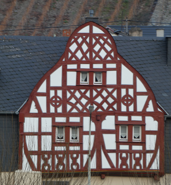 Leutesdorf- Fachwerkhaus Fronting the Rhine