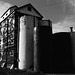 Silo with tanks
