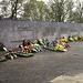 Gedenkstätte Bergen-Belsen, Inschriftenwand