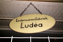 Pootjesglas – Lederwarenfabriek Ludéa