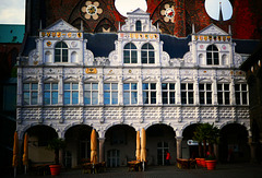 Lübecker Rathaus: Renaissance-Laube und gotische Schildwand