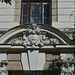 Черновцы, Скульптура над входом в здание Гимназии №4