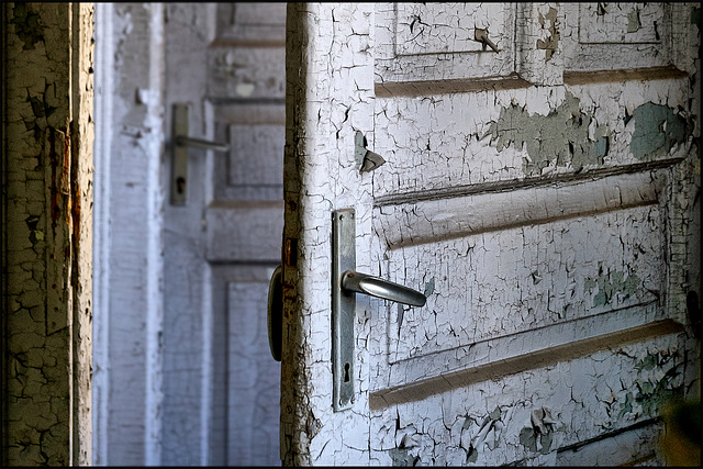 Abandoned Trieste - door behind door
