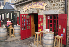 La porte ouverte - Le Corps de Garde in St Malo