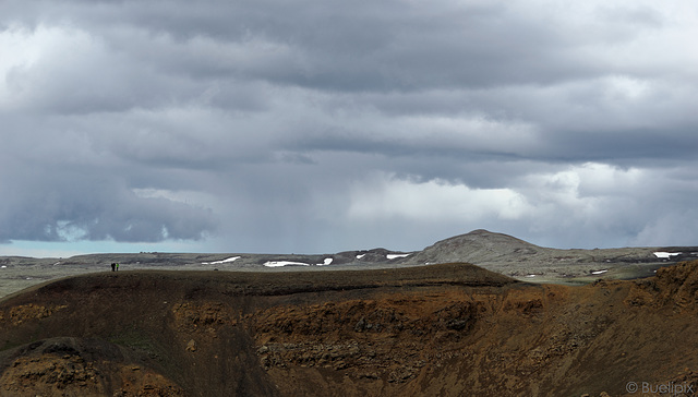 Spaziergang auf dem Kraterrand (© Buelipix)