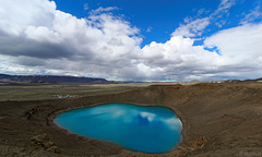 der Kratersee Víti (© Buelipix)