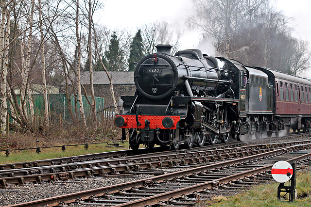 Stanier class 5 44781 arriving at Ramsbottom with 1J52 09.30 Rawtenstall - Heywood ELR 7th March 2020.