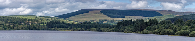 Llwyn-On Reservoir panorama 01