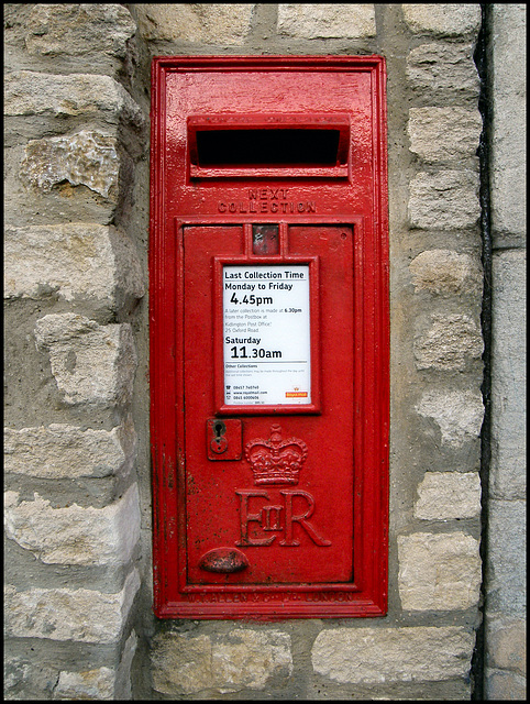 Kidlington wall box